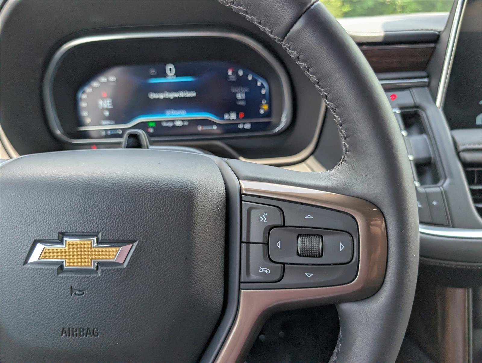 Used 2024 Chevrolet Tahoe High Country w/ Advanced Technology Package AWD/4WD image 29