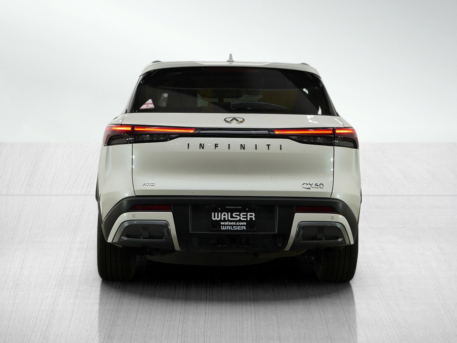 Used 2024 INFINITI QX60 Sensory image 5