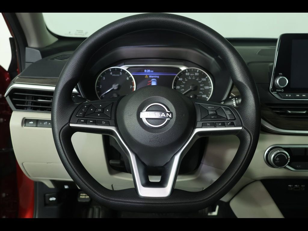 Used 2025 Nissan Altima 2.5 SV image 21