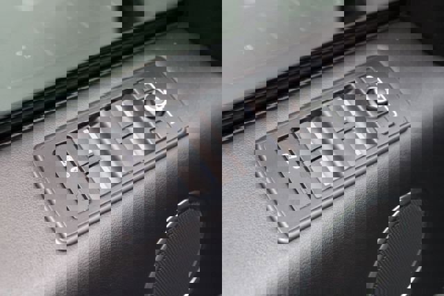 Used 2016 Land Rover Range Rover Sport SE image 10