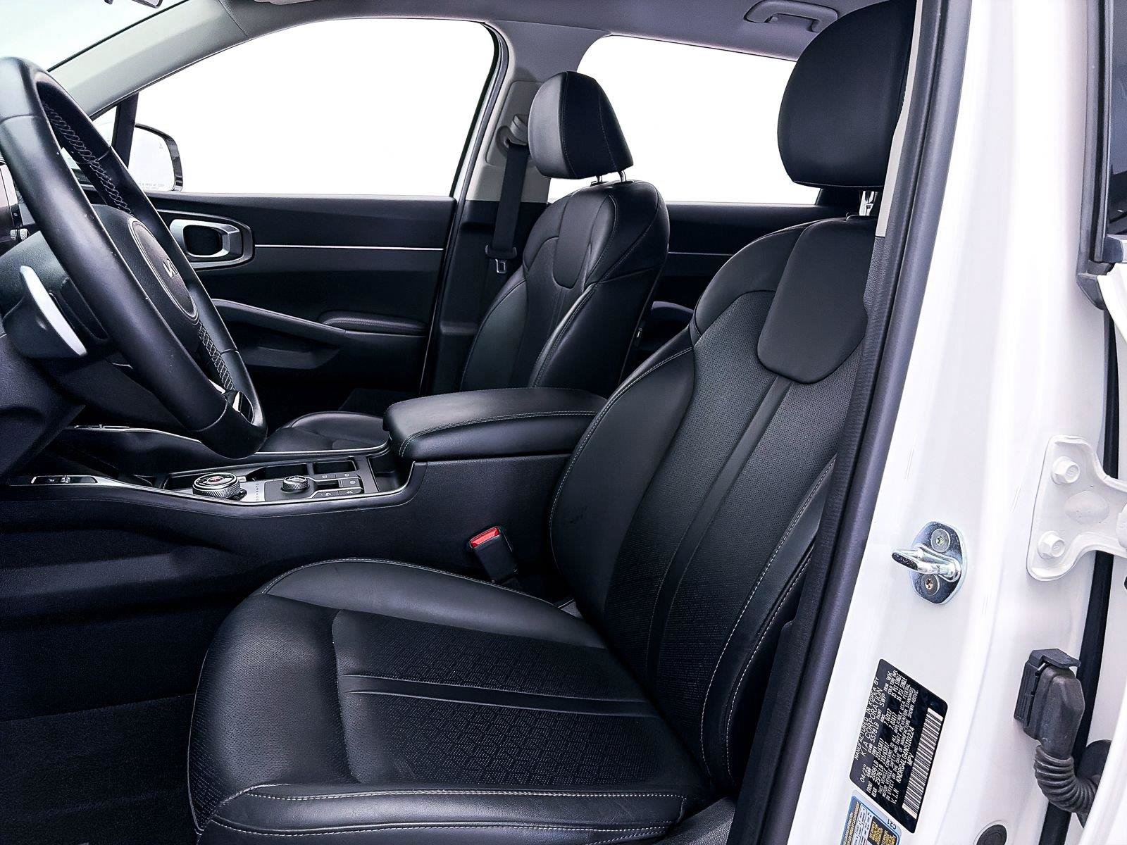 Used 2022 Kia Sorento S FWD image 19