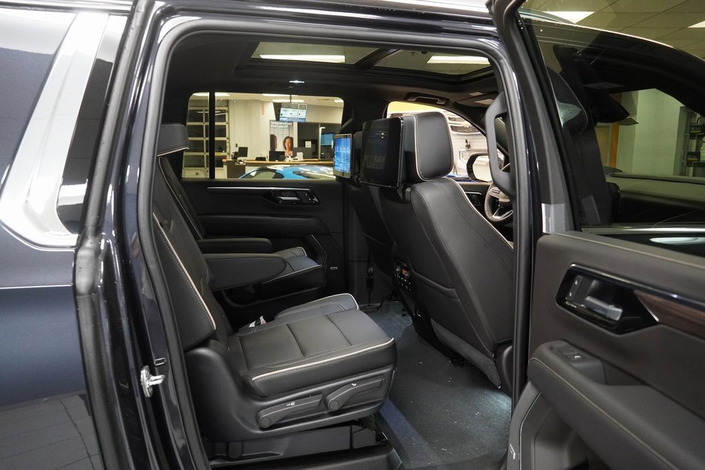 New 2025 Chevrolet Suburban Premier image 26