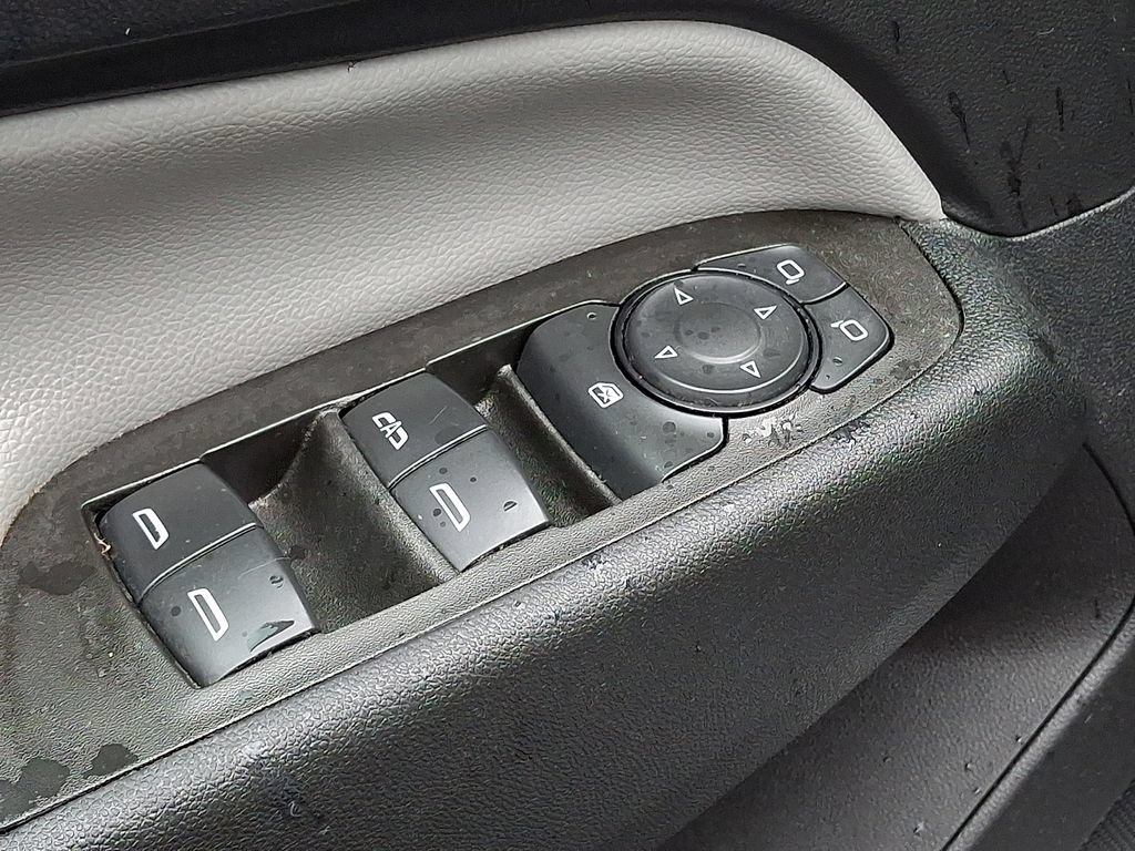 Certified 2023 Chevrolet Equinox LS FWD image 25