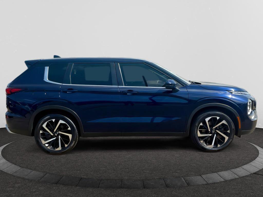 Used 2022 Mitsubishi Outlander SE FWD image 4