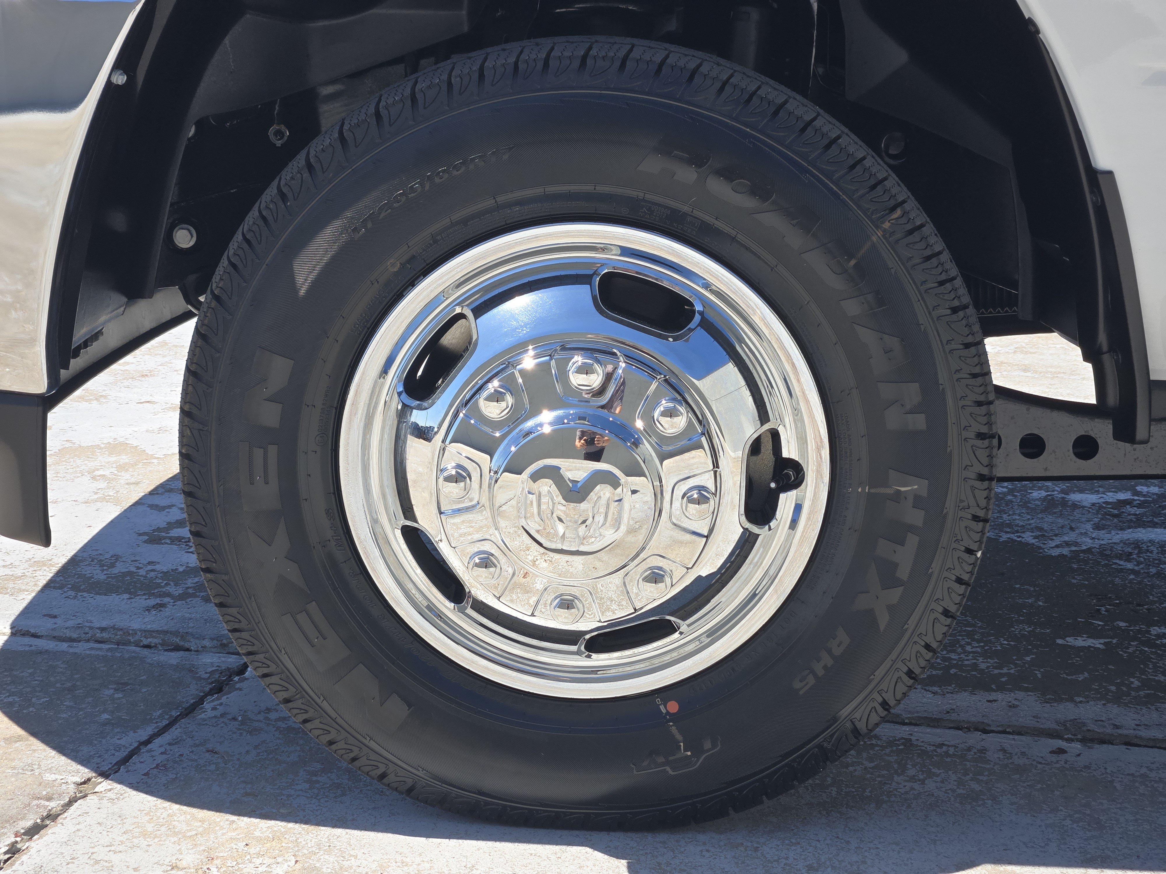 New 2026 RAM 3500 Tradesman AWD/4WD image 10