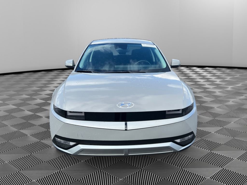 Certified 2024 Hyundai Ioniq 5 SE image 2