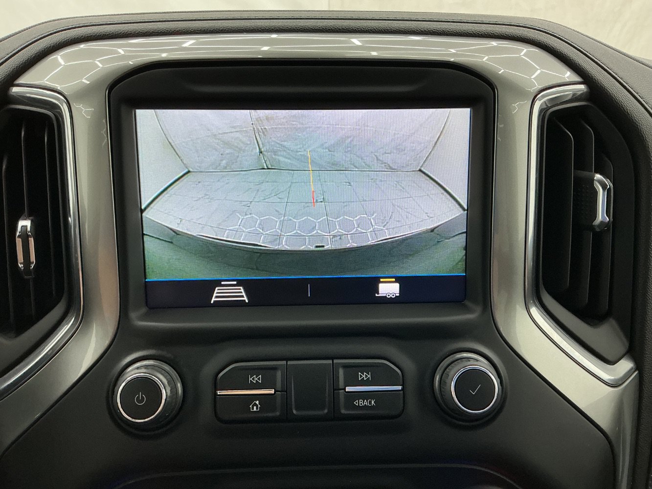Used 2022 Chevrolet Silverado 1500 LT AWD/4WD image 34