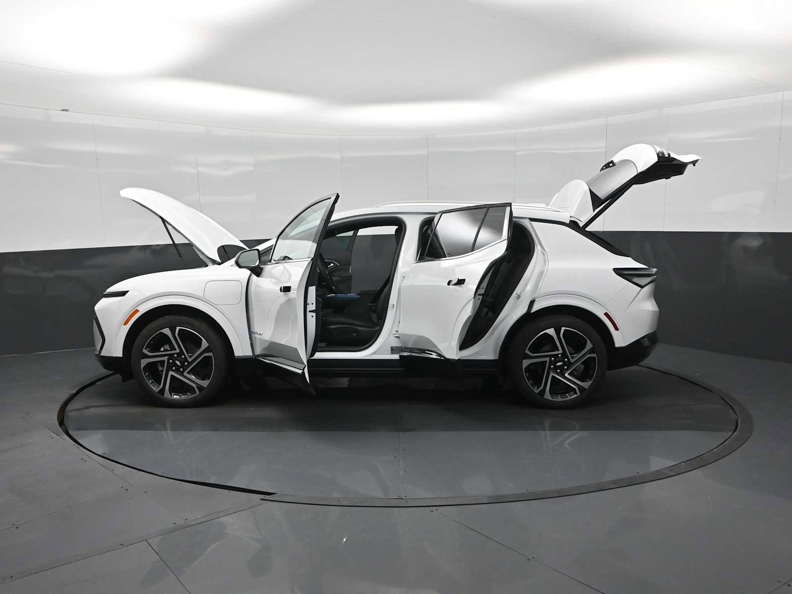 New 2026 Chevrolet Equinox EV LT image 29