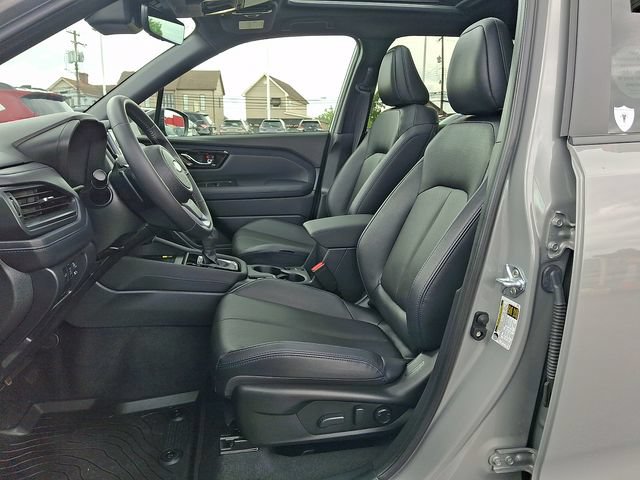 Used 2025 Subaru Forester Limited AWD/4WD image 15