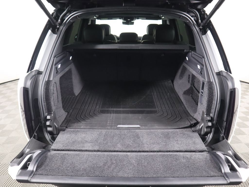 New 2026 Land Rover Range Rover SE image 29