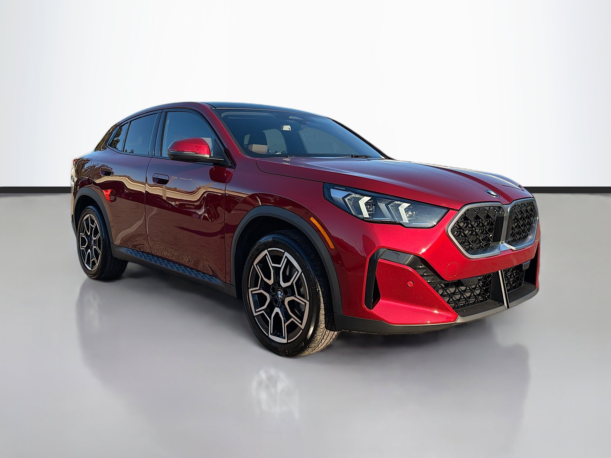 Used 2025 BMW X2 xDrive28i image 1