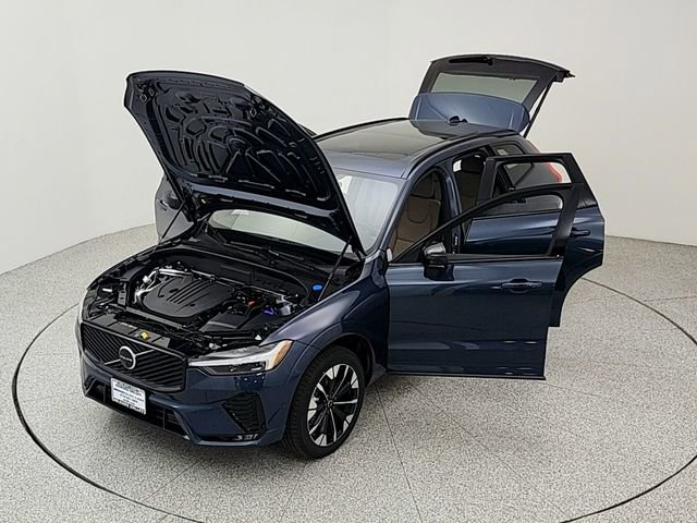 New 2026 Volvo XC60 B5 Plus w/ Climate Package PRO AWD/4WD image 37