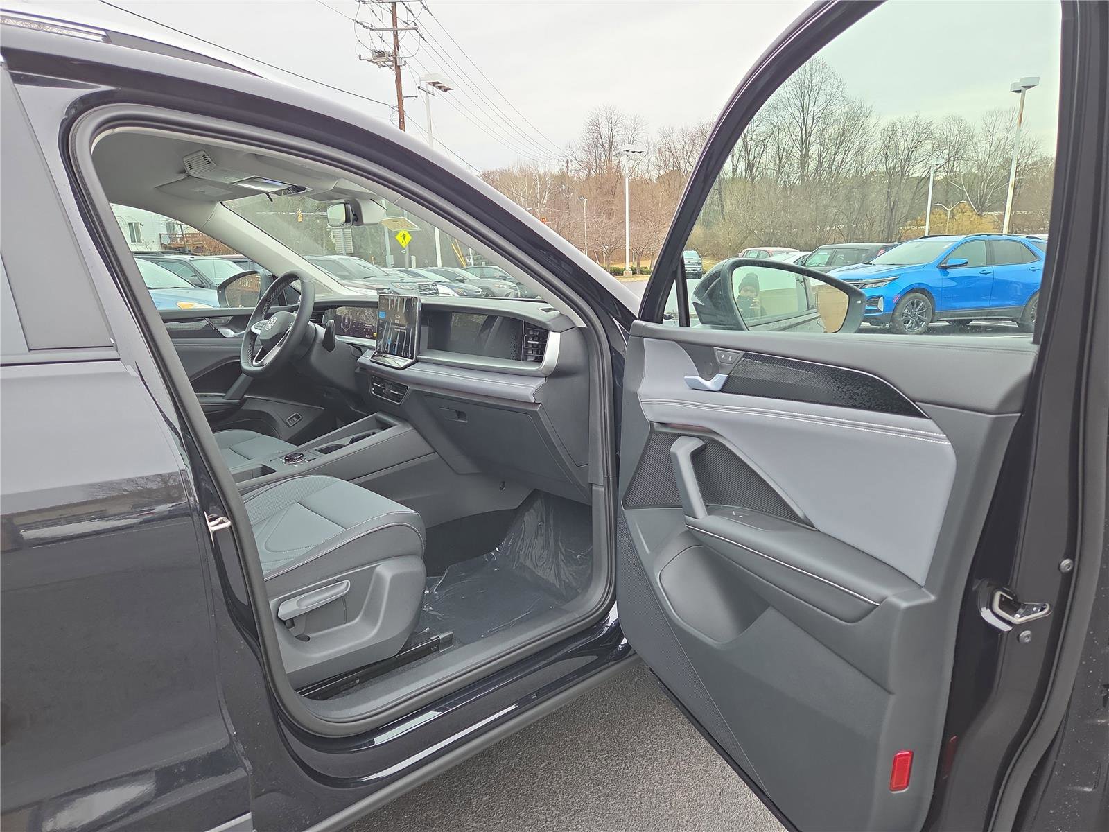 New 2026 Volkswagen Tiguan SE image 26