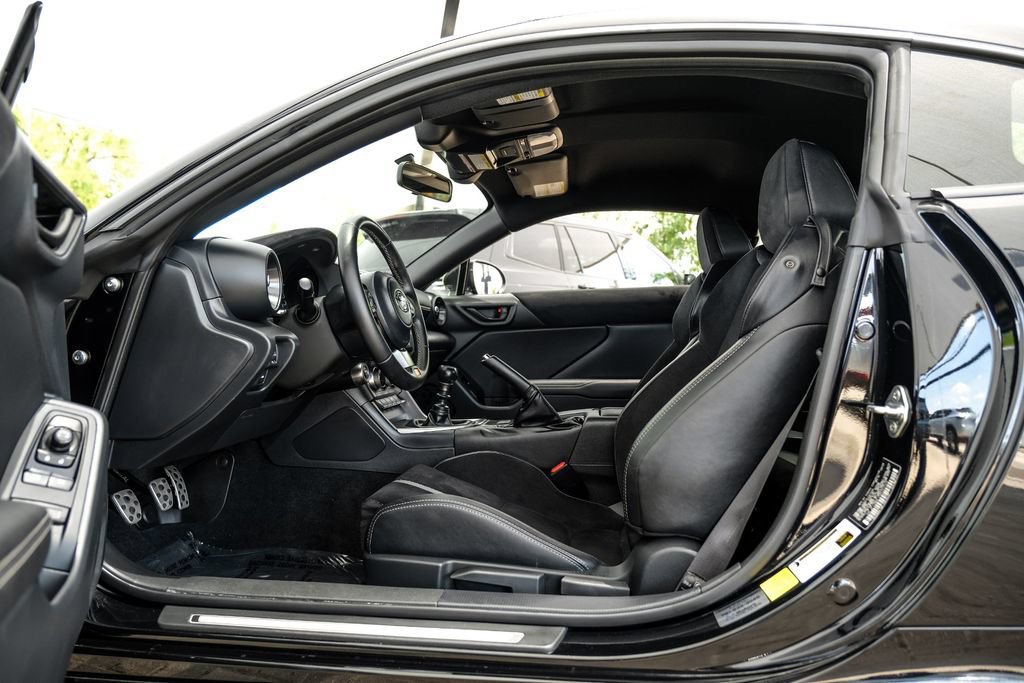 Used 2024 Toyota GR86 Premium w/ Performance Package RWD image 4