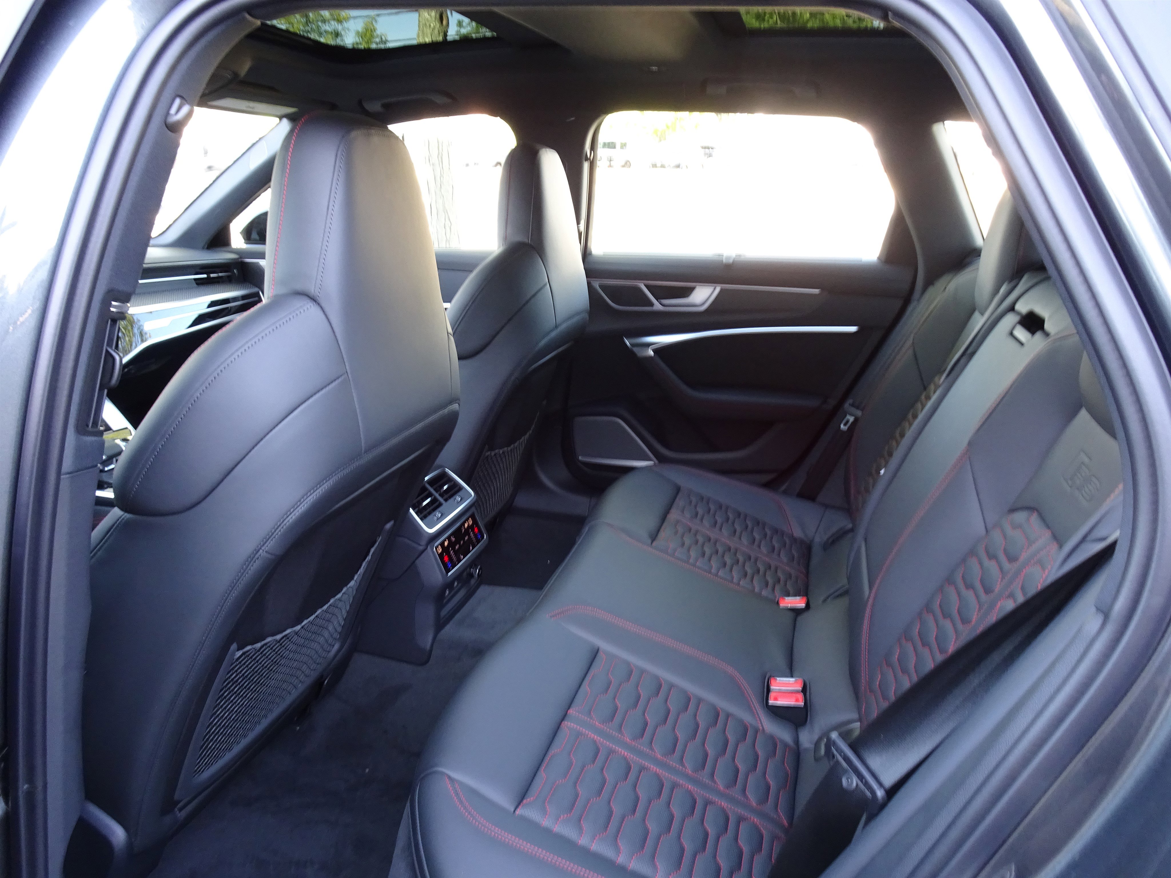 New 2026 Audi RS 6 performance image 11