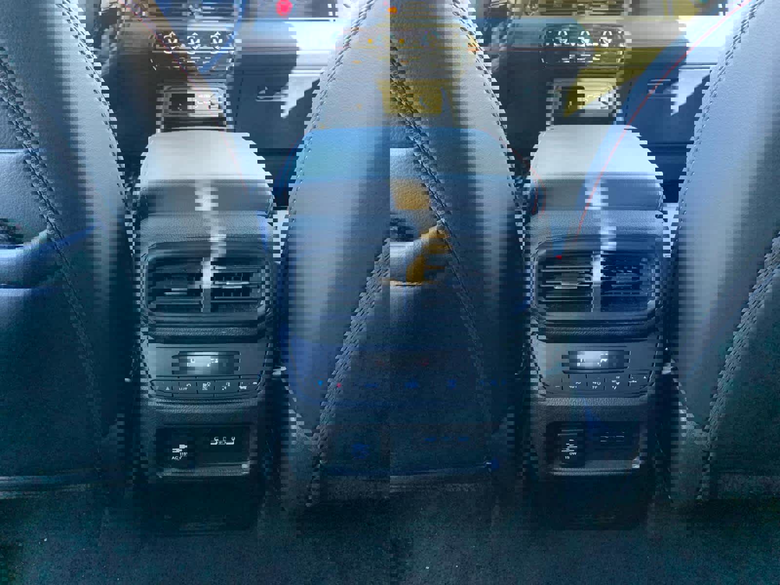 Used 2025 Honda Pilot TrailSport image 33