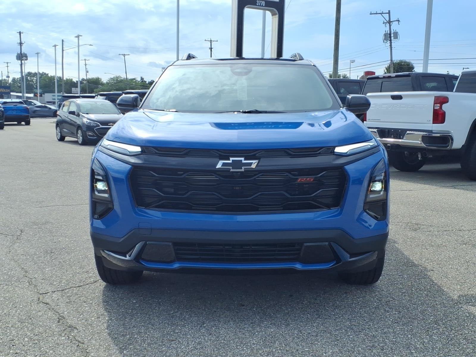 New 2027 Chevrolet Equinox RS AWD/4WD image 2