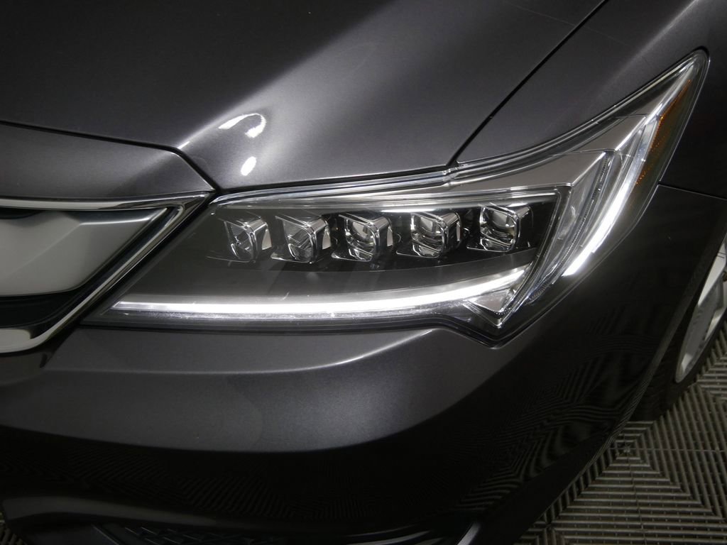 Used 2018 Acura ILX FWD image 8