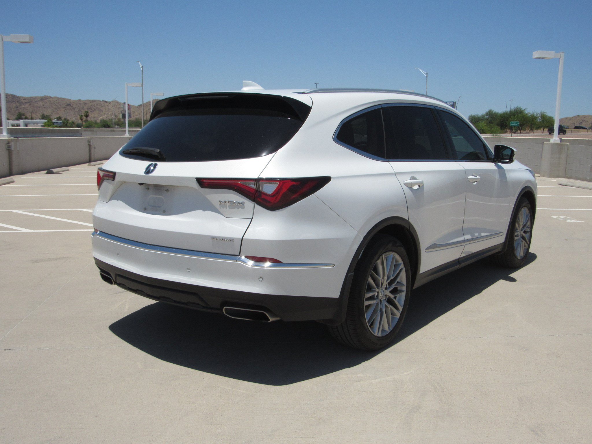 Used 2023 Acura MDX SH-AWD w/ Advance Package image 5