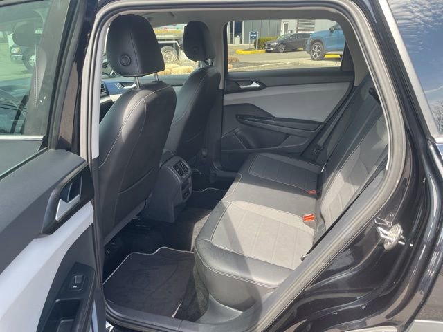 Certified 2023 Volkswagen Taos SE w/ Black Wheel Package image 8