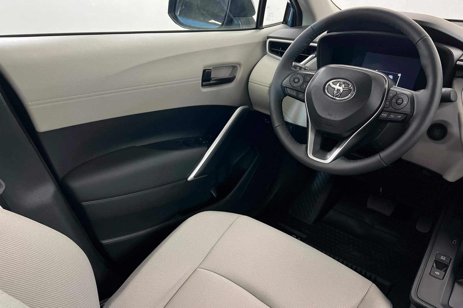 New 2026 Toyota Corolla Cross LE AWD/4WD image 11