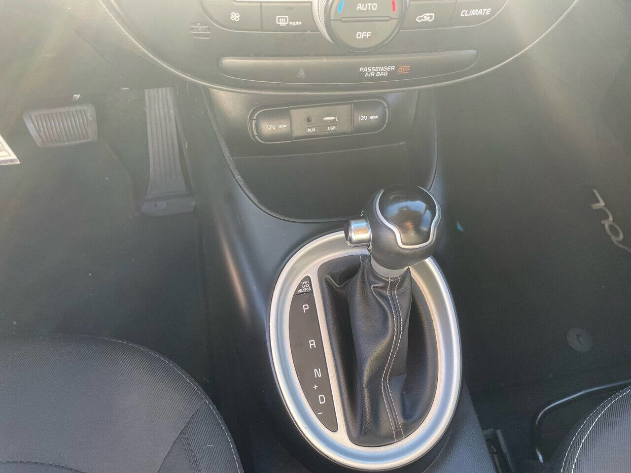 Used 2019 Kia Soul + image 12