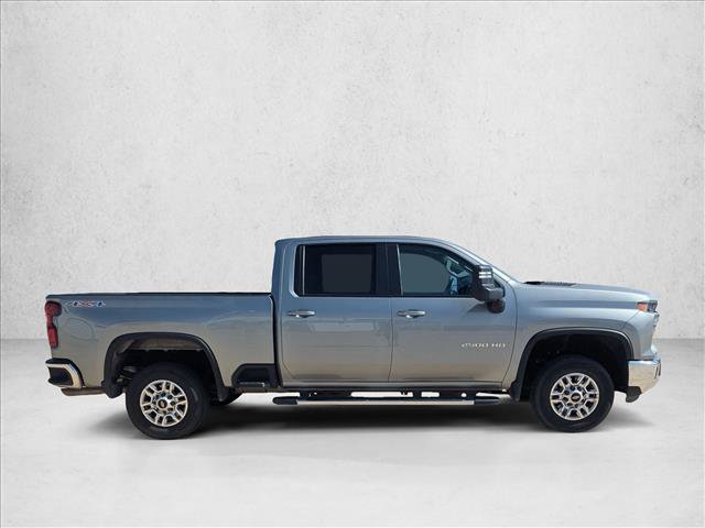 Used 2025 Chevrolet Silverado 2500 LT w/ Convenience Package AWD/4WD image 4