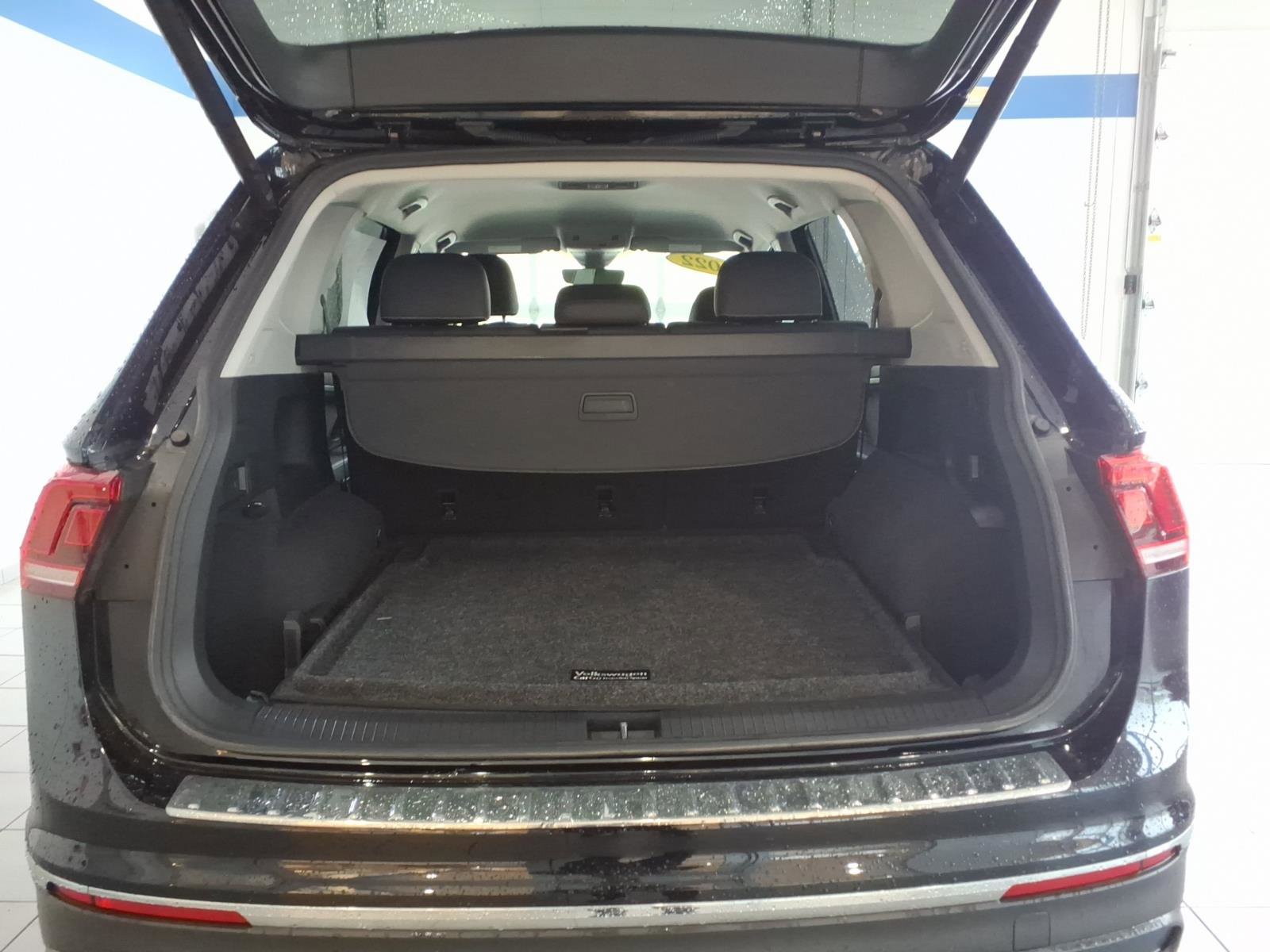 Used 2022 Volkswagen Tiguan SE AWD/4WD image 17