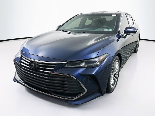 Used 2019 Toyota Avalon Limited image 4