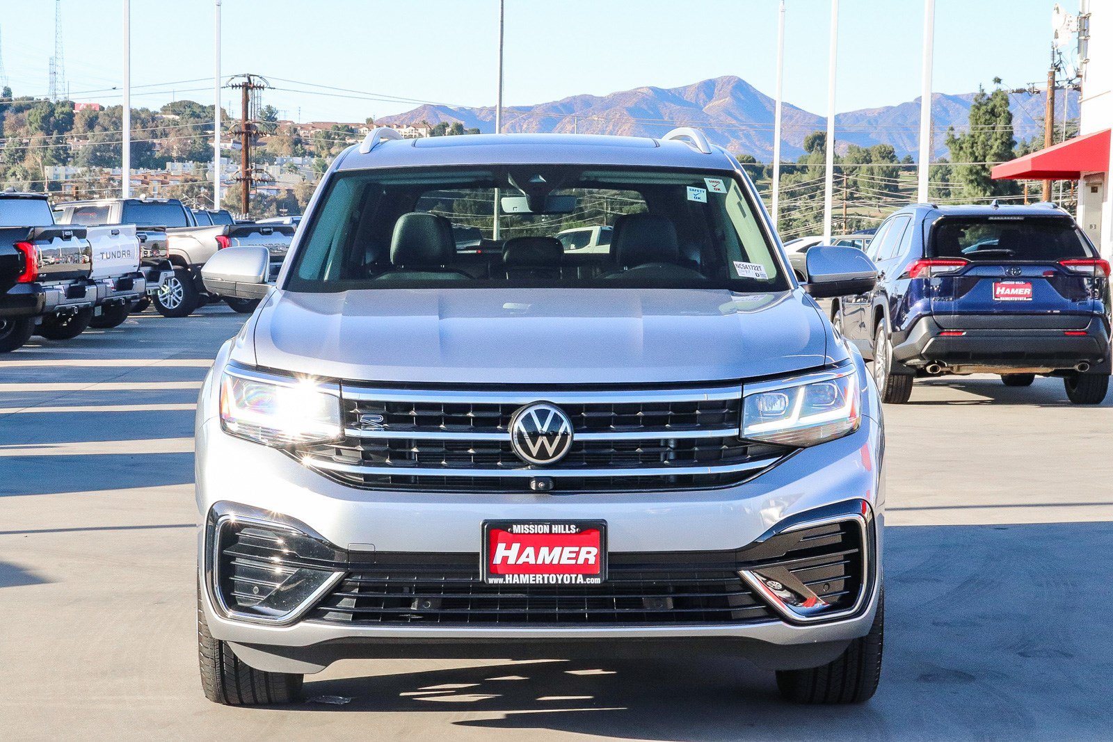 Used 2022 Volkswagen Atlas SEL Premium AWD/4WD image 2