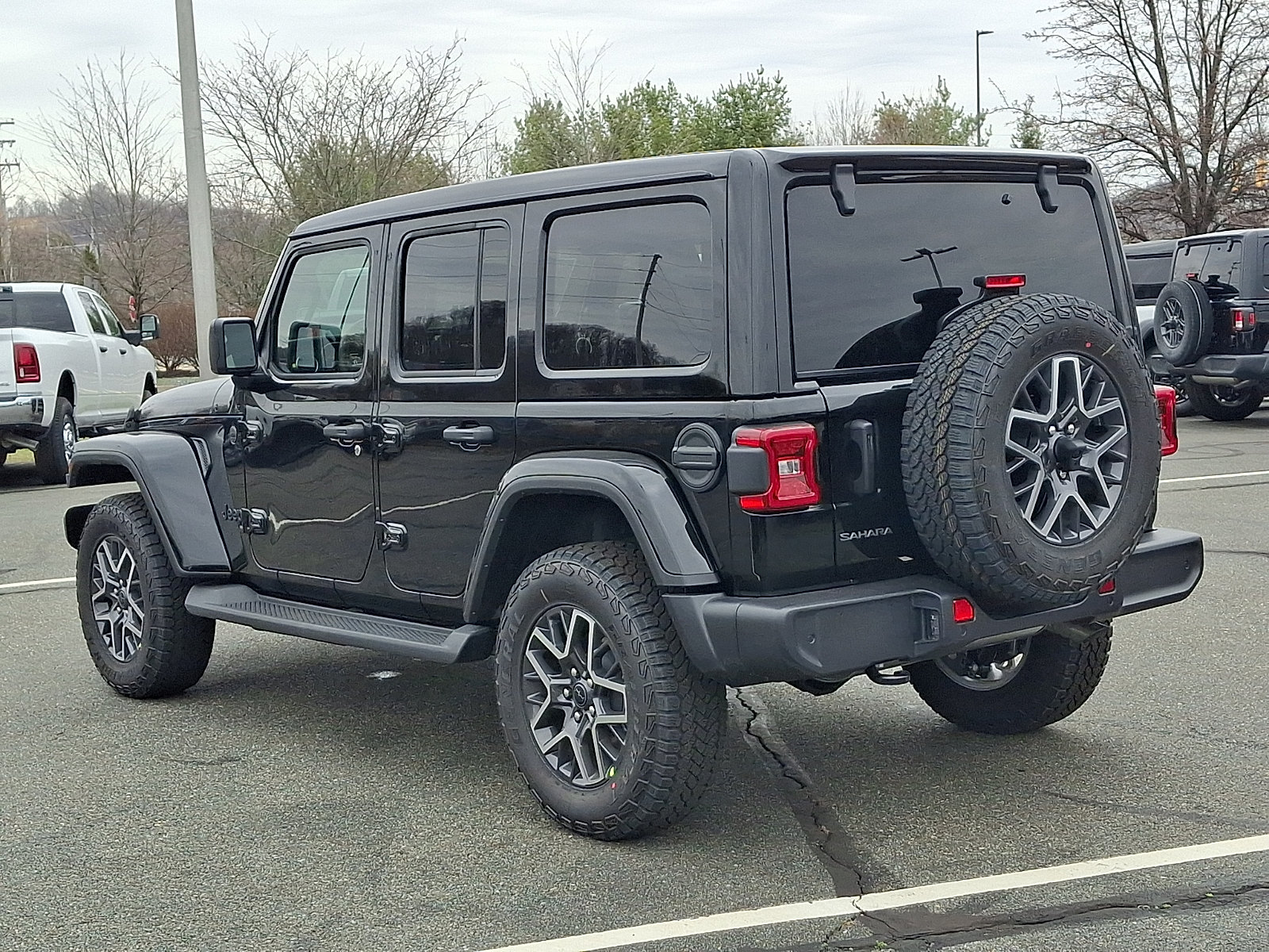 New 2026 Jeep Wrangler Unlimited Sahara AWD/4WD image 3