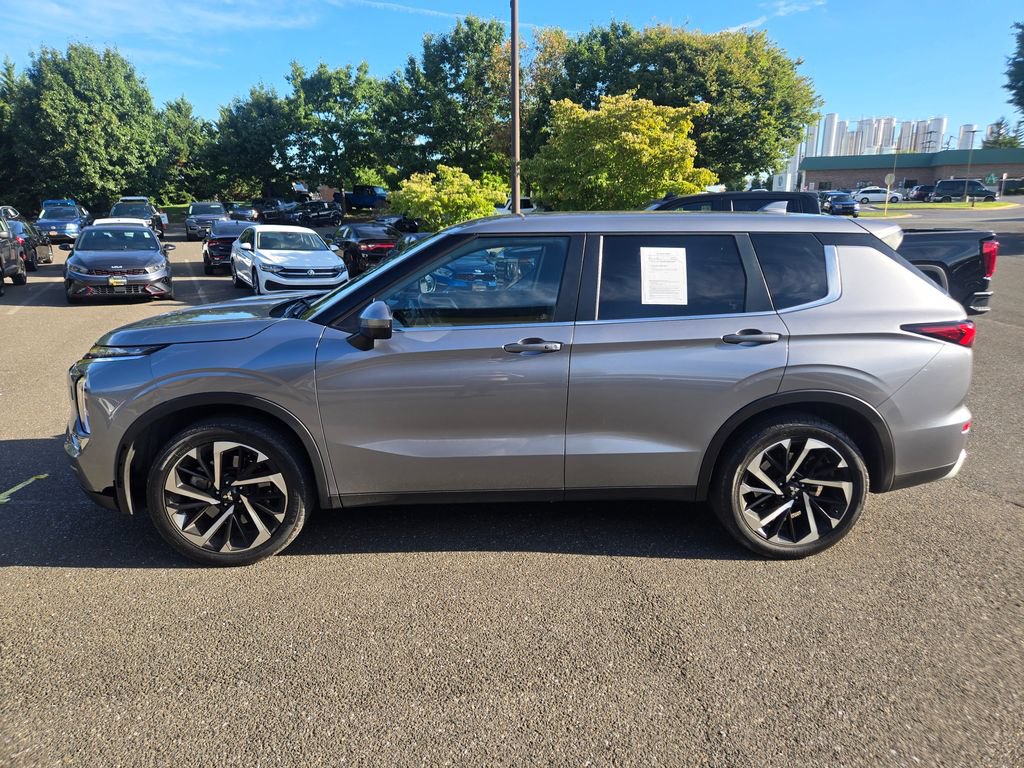 Used 2024 Mitsubishi Outlander SE AWD/4WD image 4