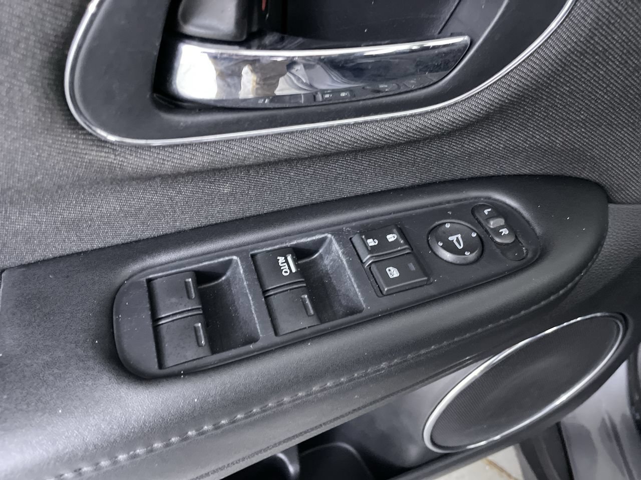 Used 2022 Honda HR-V EX image 11