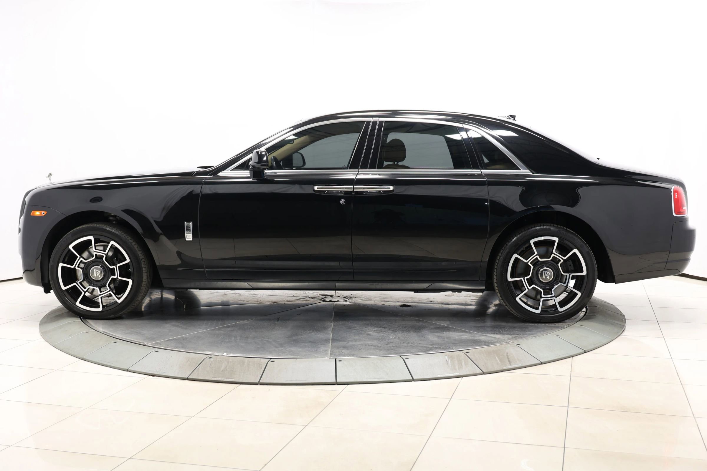 Used 2015 Rolls-Royce Ghost image 10