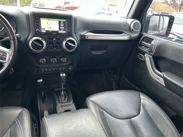 Used 2016 Jeep Wrangler Unlimited Rubicon image 15
