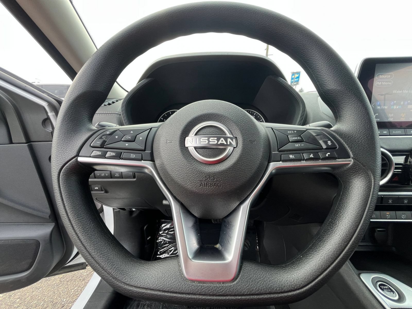 Used 2025 Nissan Sentra SV FWD image 27