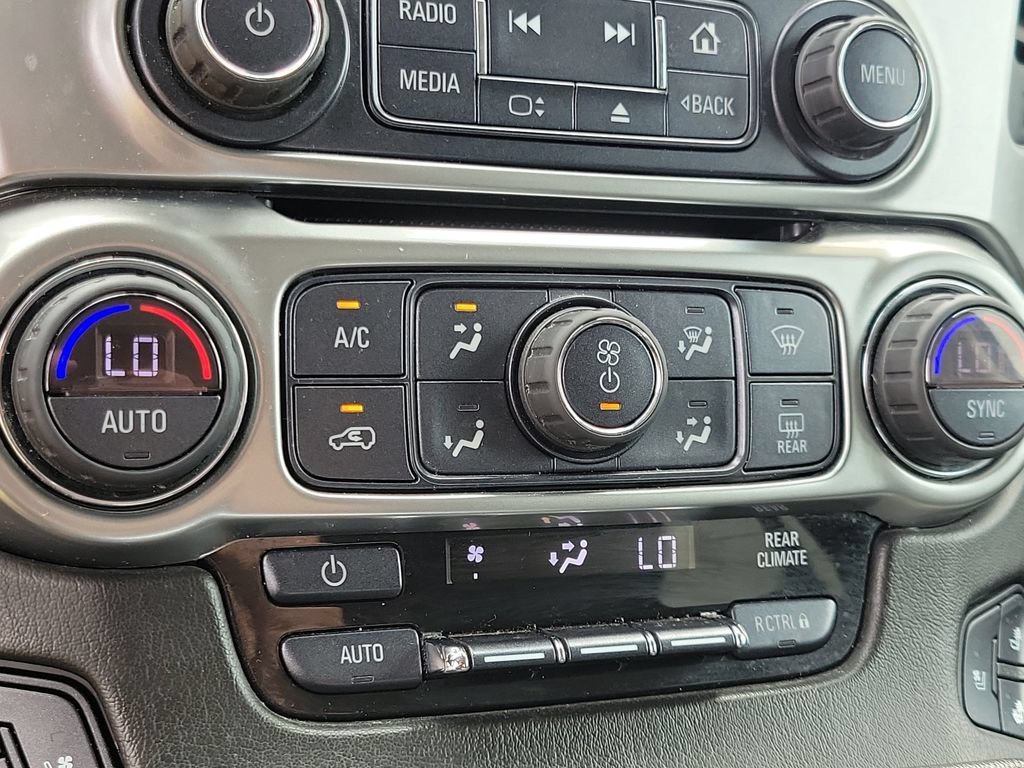 Used 2018 Chevrolet Suburban Premier AWD/4WD image 32