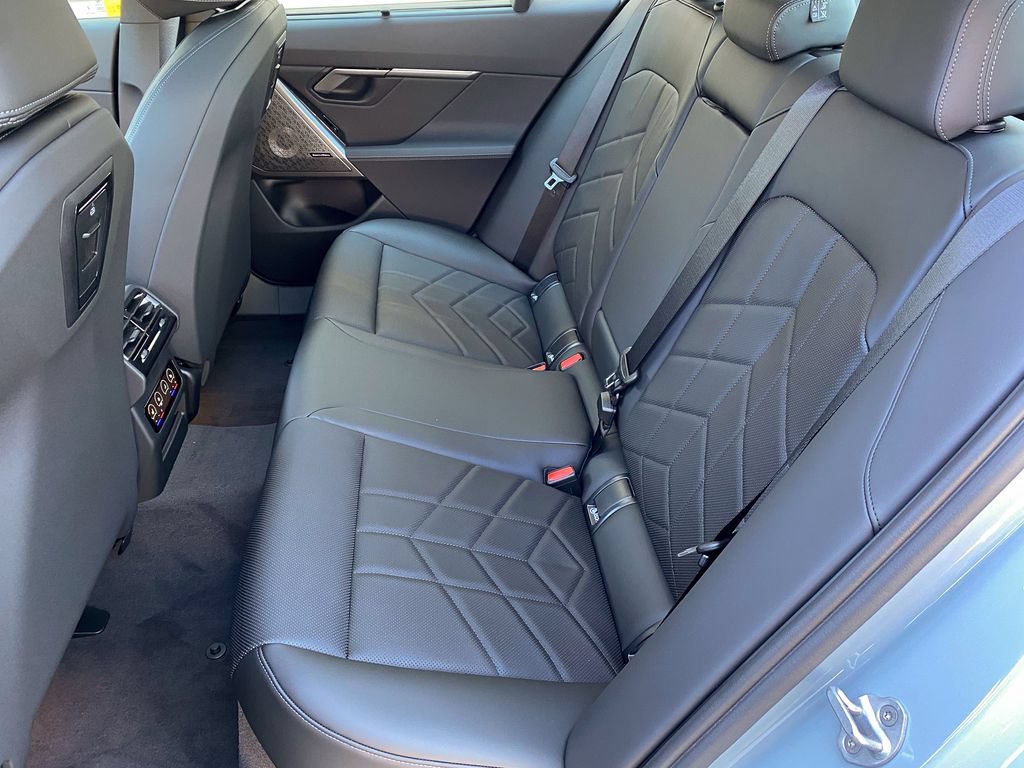 New 2027 BMW 550e xDrive w/ Executive Package AWD/4WD image 37