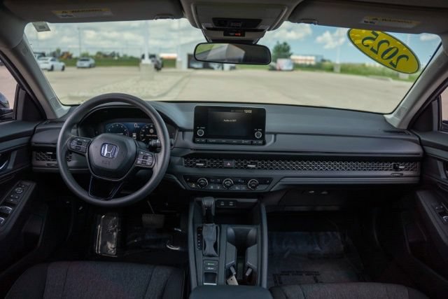 Used 2025 Honda Accord SE image 13