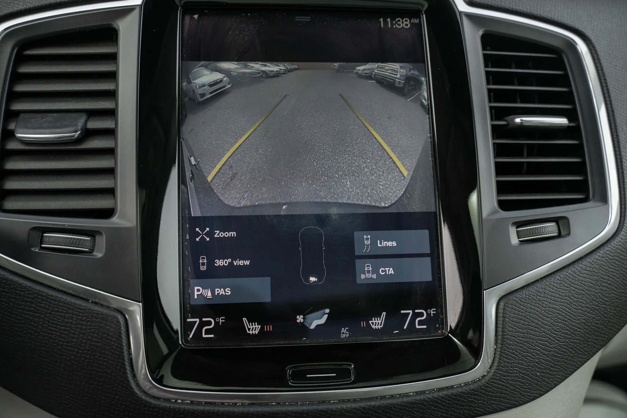 Used 2017 Volvo XC90 T6 Momentum w/ Vision Package image 25