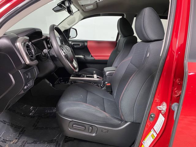 Used 2022 Toyota Tacoma SR5 AWD/4WD image 11