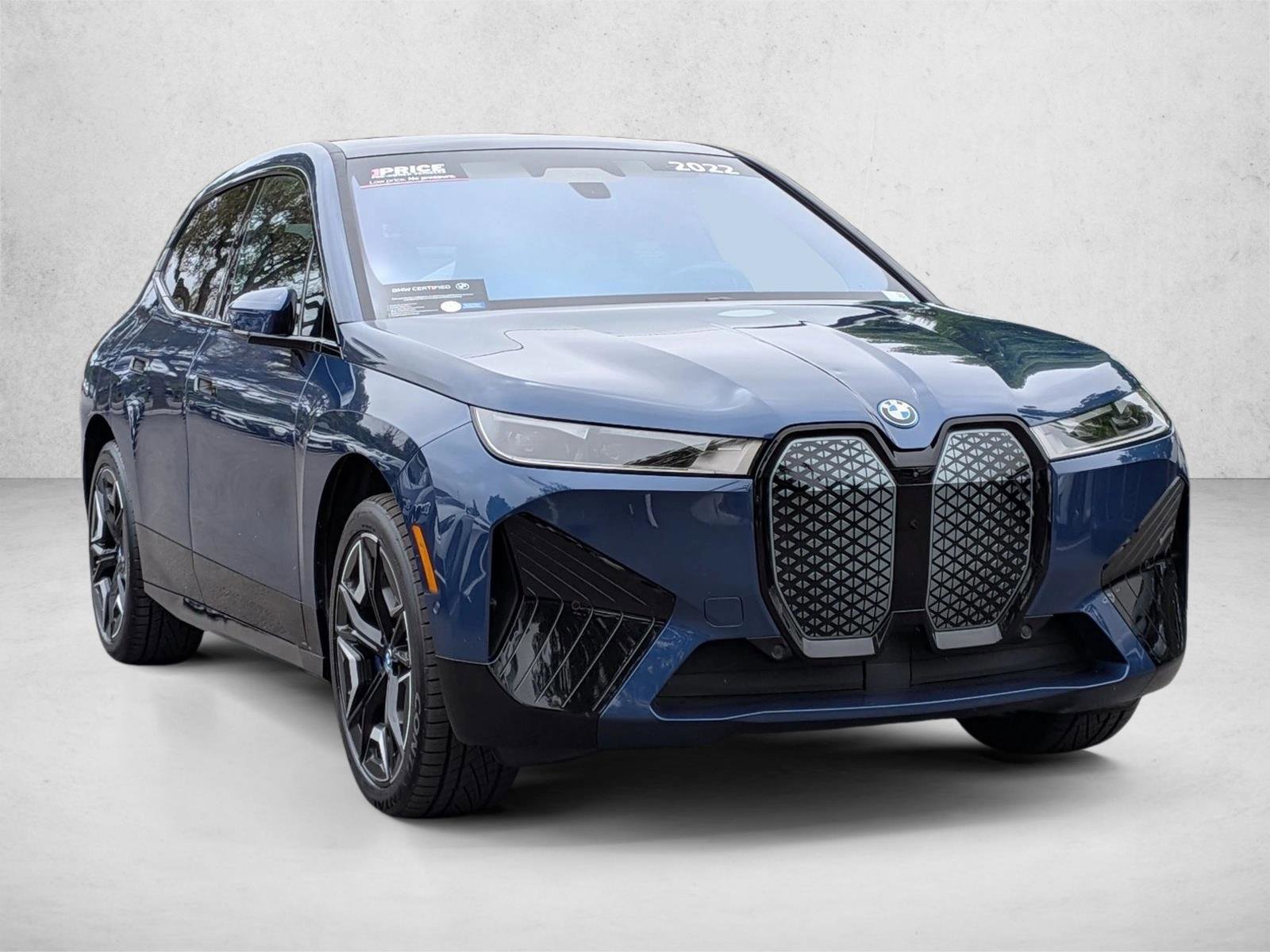 Certified 2022 BMW iX xDrive50 w/ Sport Package AWD/4WD image 3