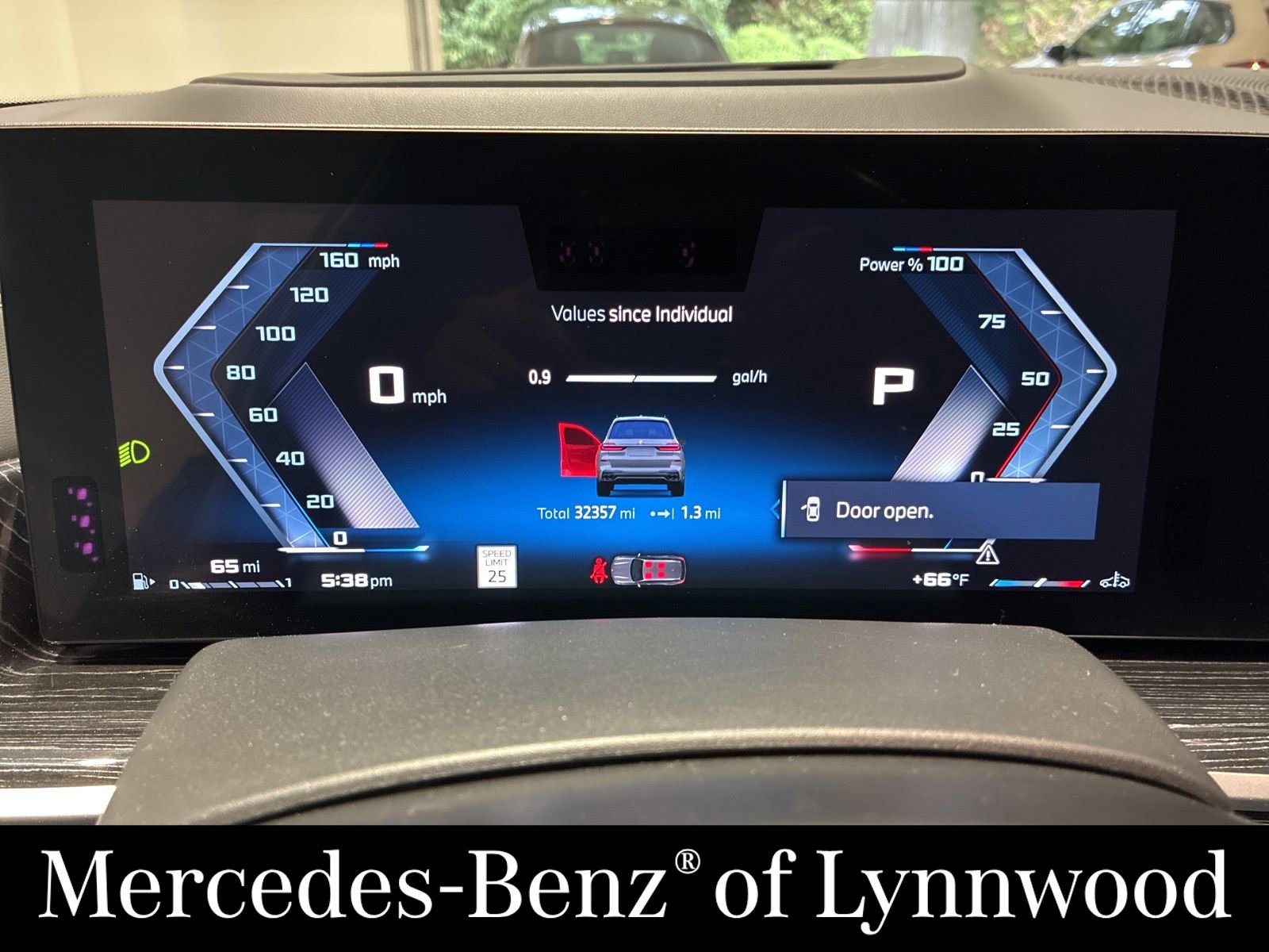 Used 2025 BMW X7 M60i AWD/4WD image 23