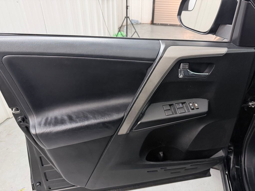 Used 2016 Toyota RAV4 XLE FWD image 12