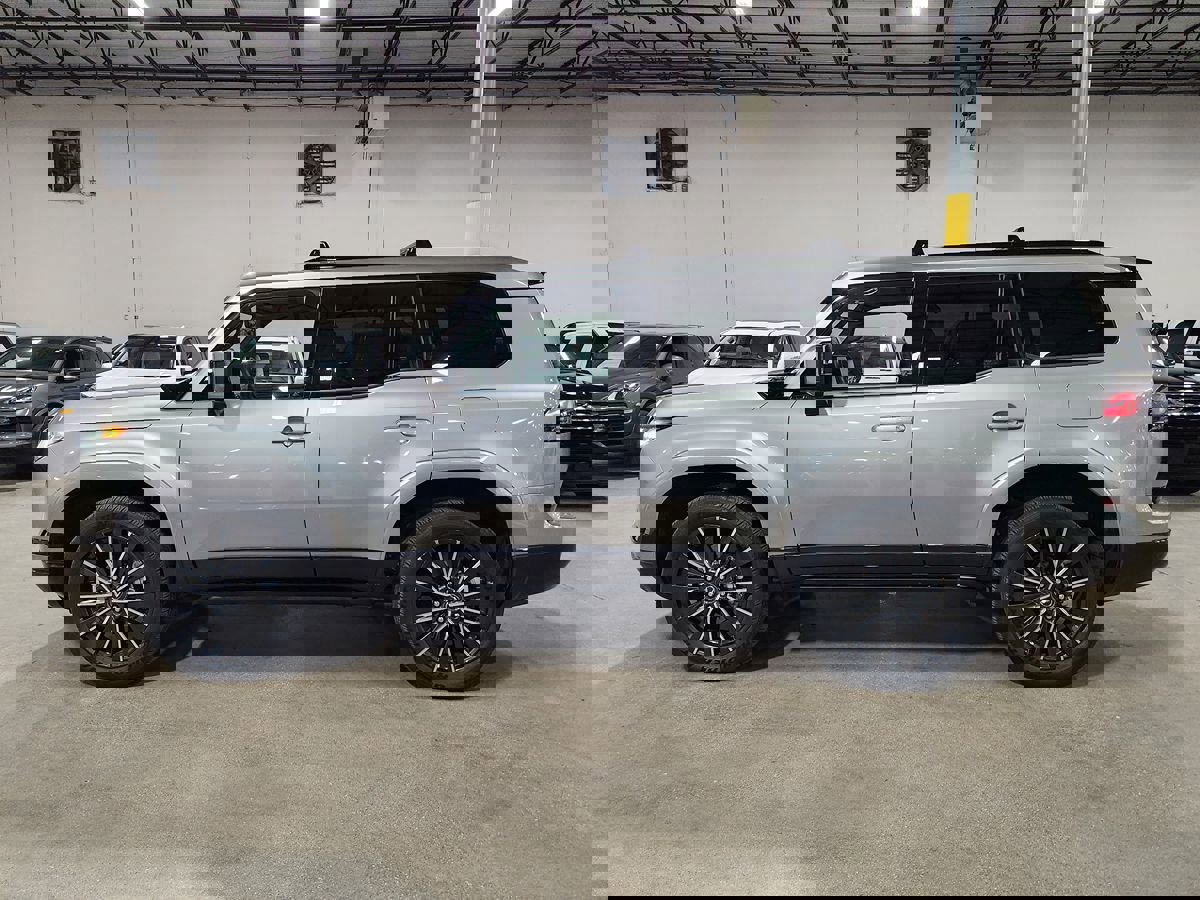 Used 2025 Lexus GX 550 Luxury+ 4WD image 7