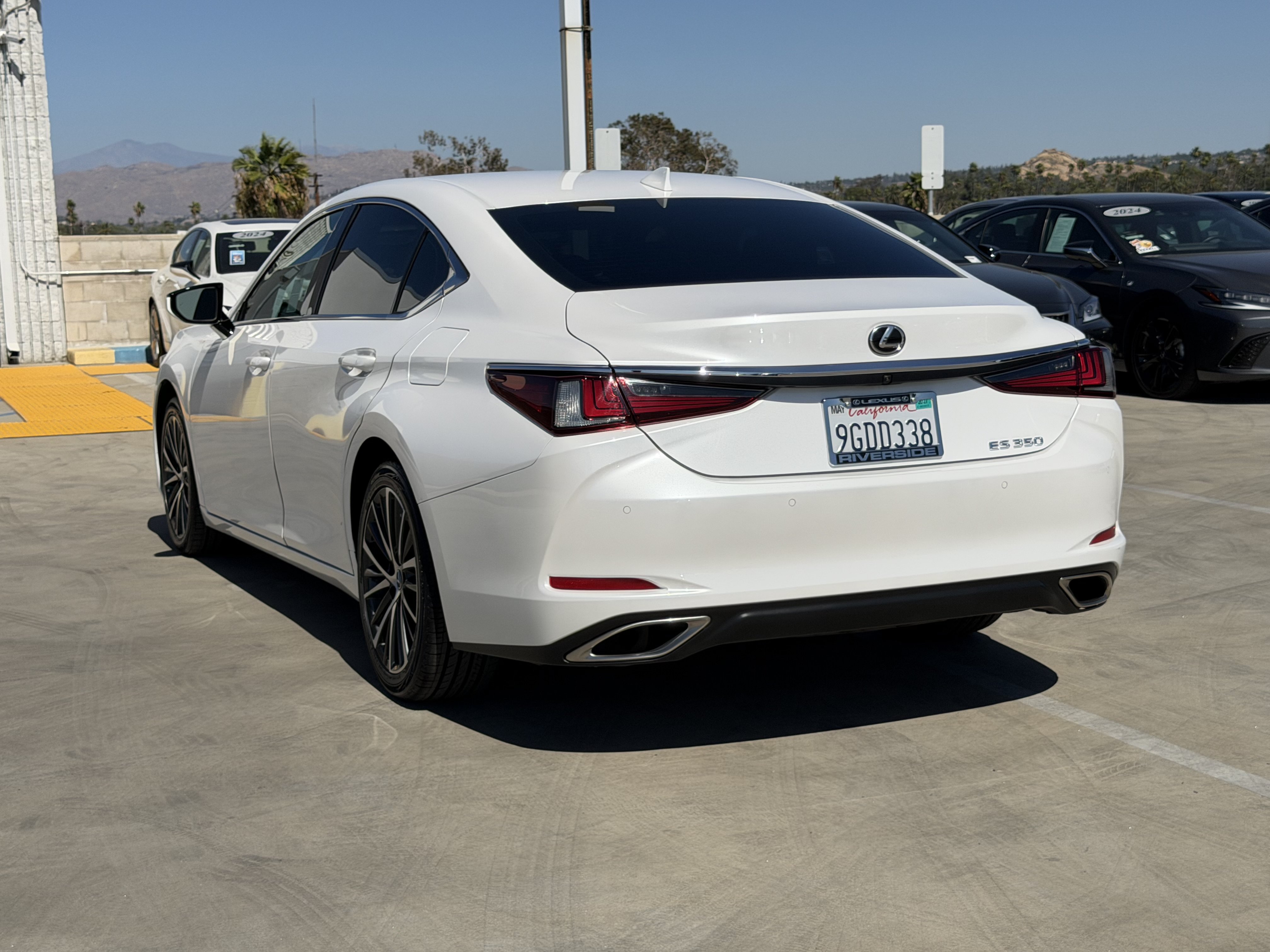 Certified 2023 Lexus ES 350 w/ Premium Package FWD image 8