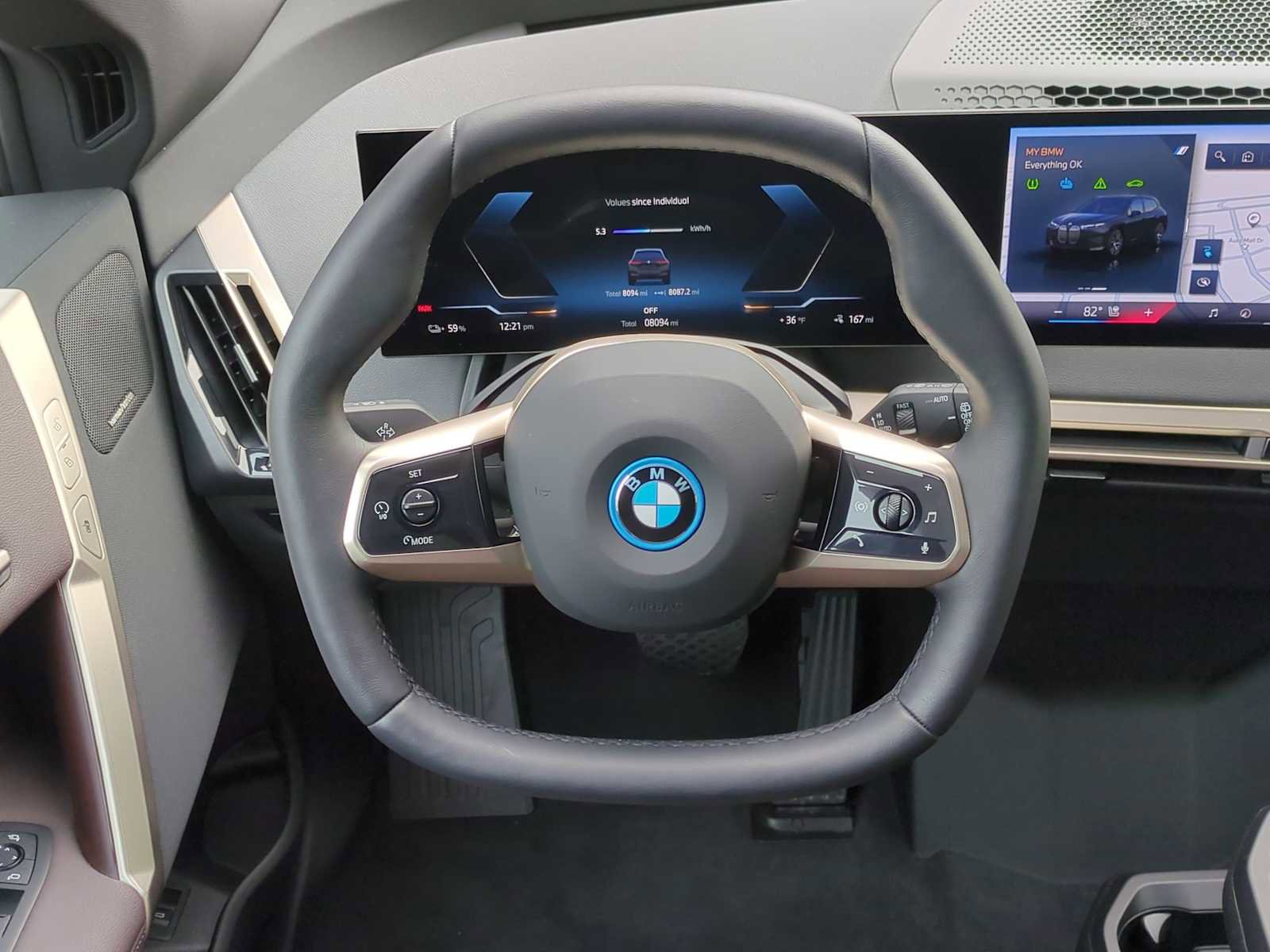 Used 2025 BMW iX xDrive50 image 24