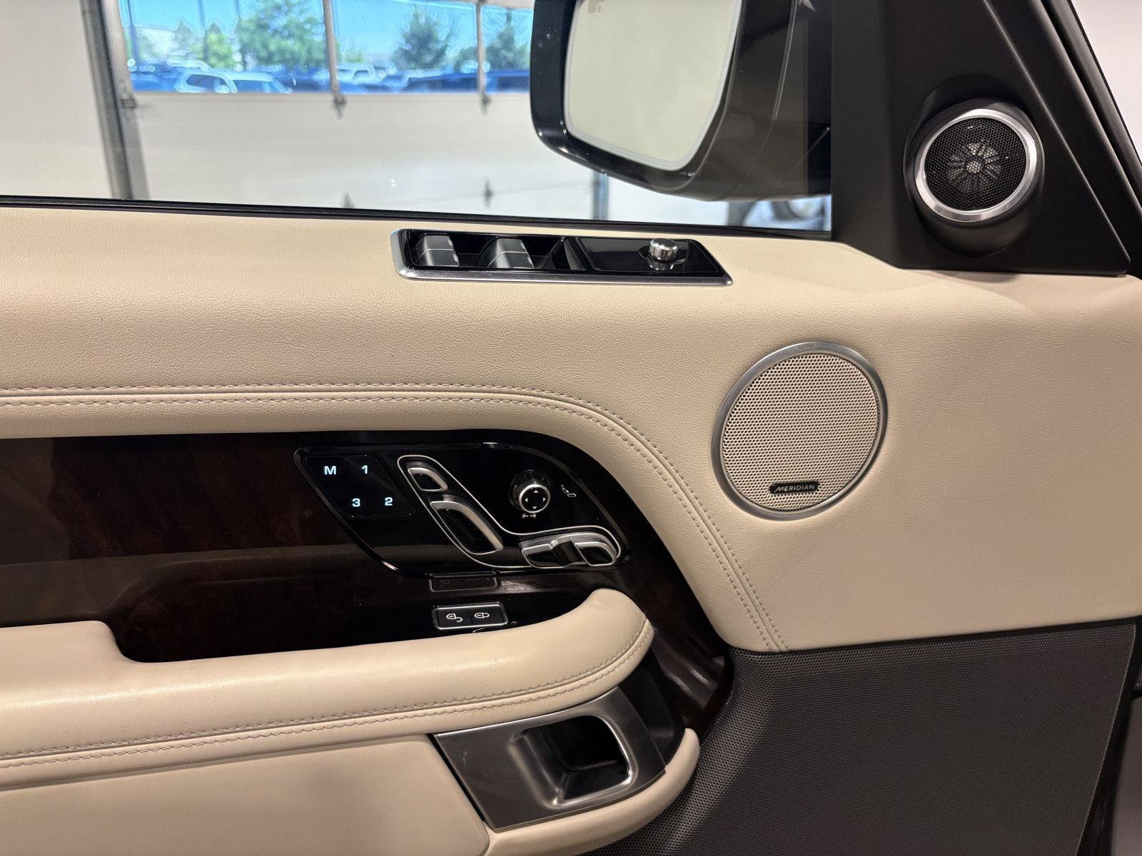 Used 2020 Land Rover Range Rover HSE AWD/4WD image 26
