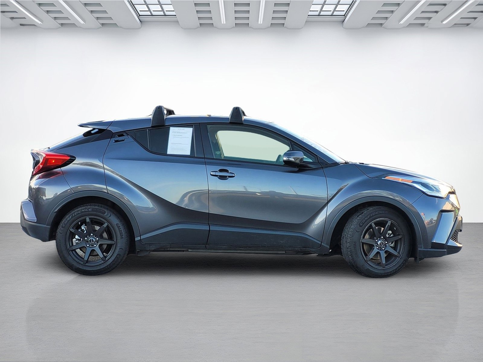 Used 2021 Toyota C-HR LE image 11