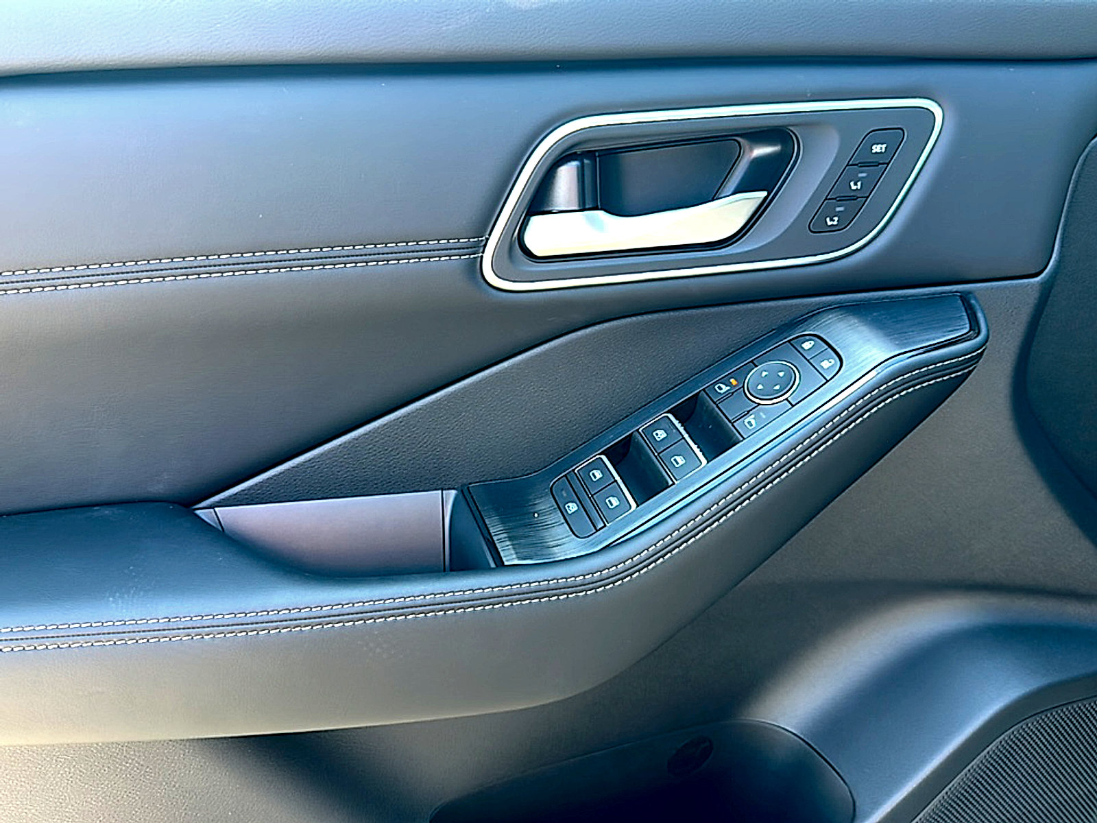 New 2026 Nissan Rogue Platinum w/ Tech Package image 13
